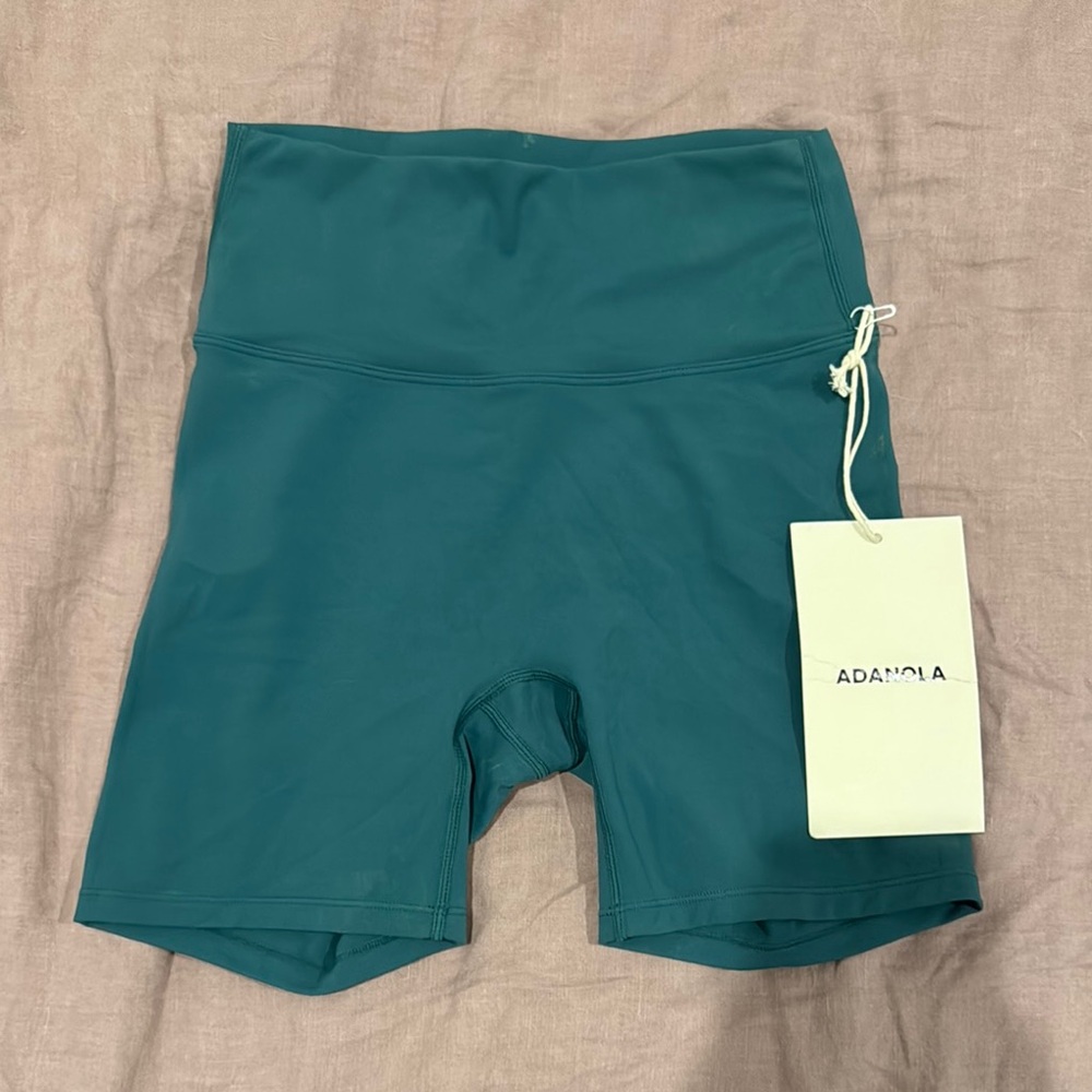 Adanola Hunter Green Ultimate Crop Bike Shorts